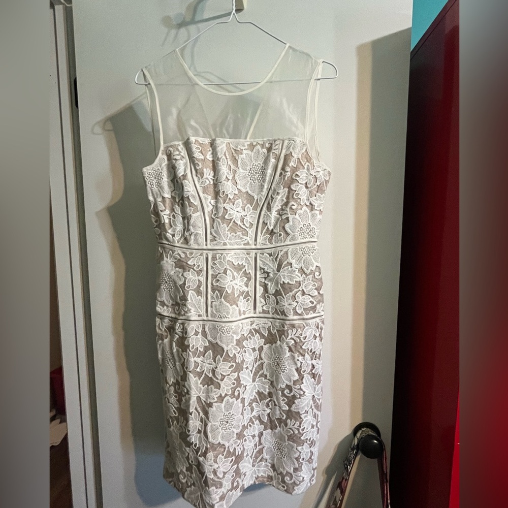 NWT Trina Turk Lacey white dress, size small. Fully lined.Excellent condition.